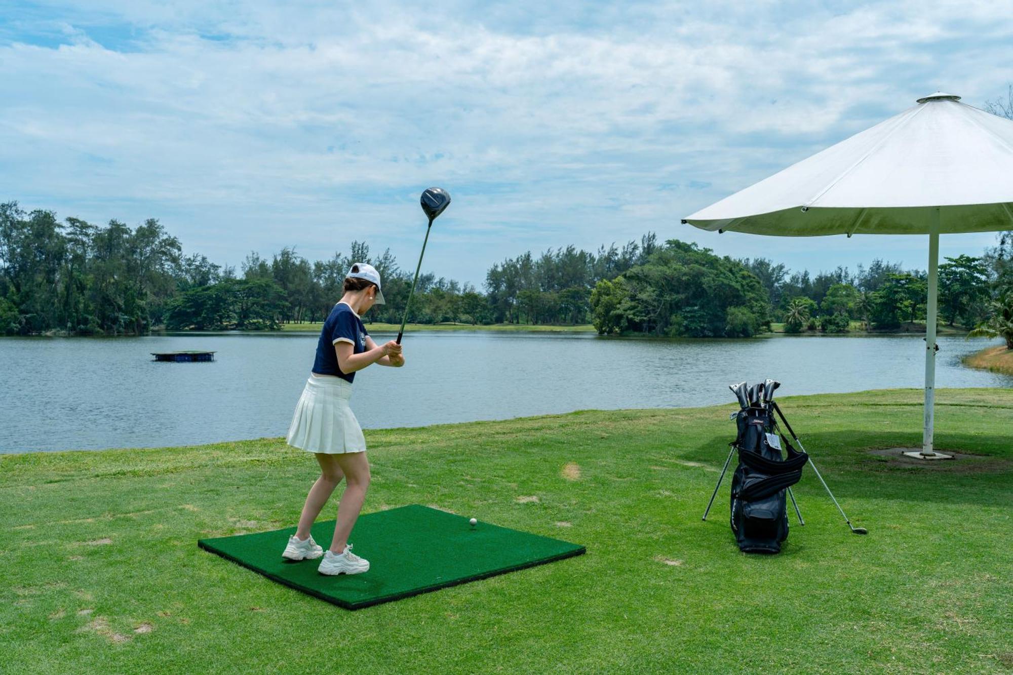 Shangri-La Rasa Ria, Kota Kinabalu Exterior photo Golf at the Royal Thai Country Club